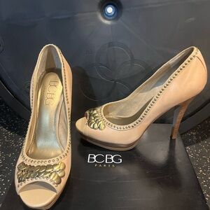 BCBG Pumps 8.5